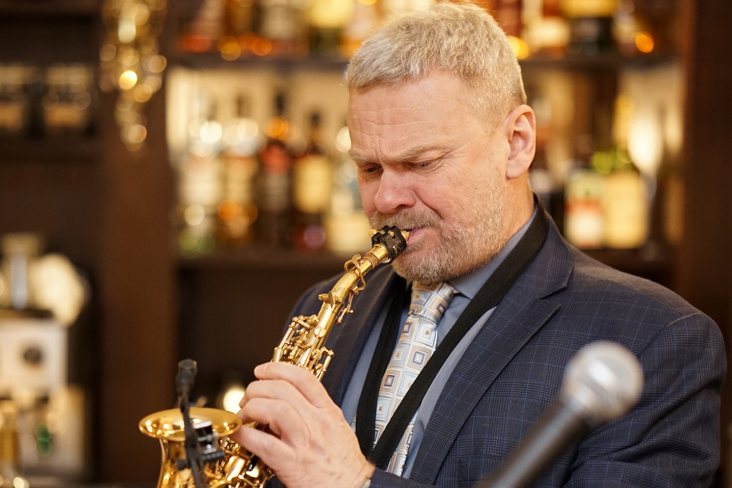 Живая музыка в ресторане